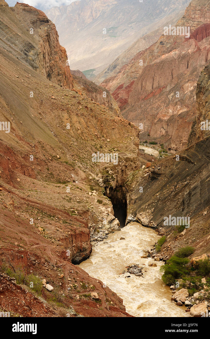 South America, Cotahuasi canyon, The wolds deepest canyon. The canyon also shelters several remote traditional rural settlements, Peru Stock Photo