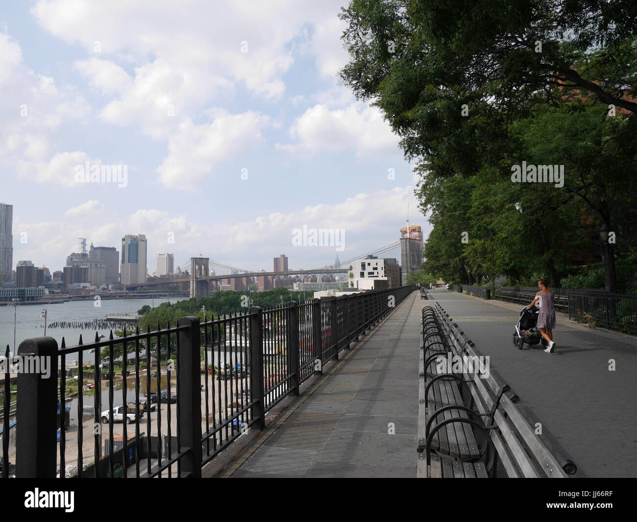 Brooklyn Heights Promenade with view of Manhattan Stock Photo