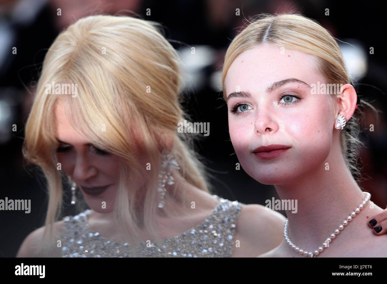 Nicole Kidman (L) Elle Fanning attend The Beguiled screening during the