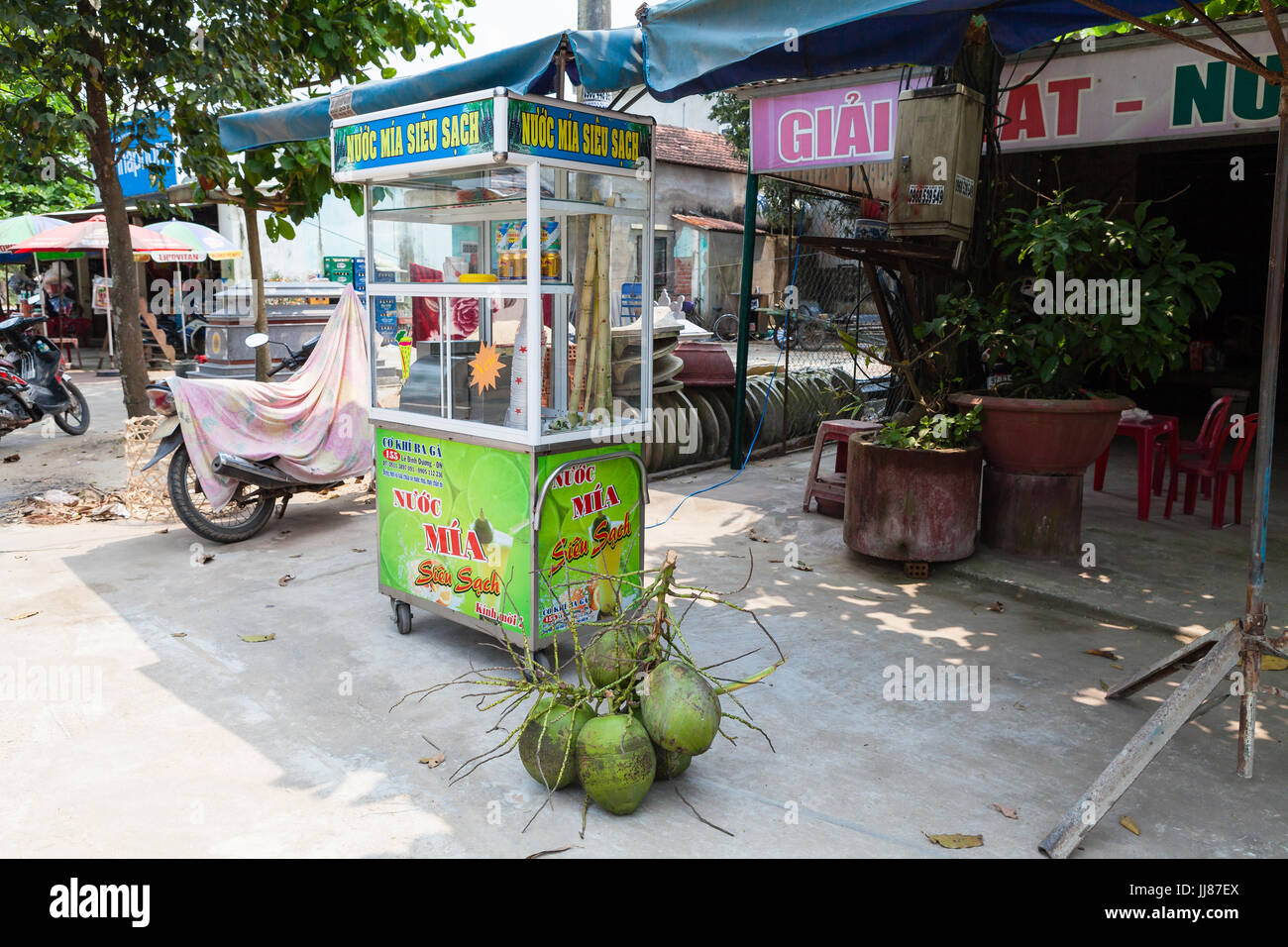 Sugar cane juice cup hires stock photography and images Alamy