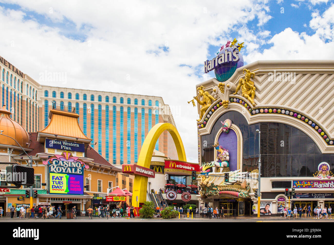 LAS VEGAS, NEVADA - MAY 17, 2017: Colorful street view of Las Vegas  Boulevard with hotels and restaurants in view Stock Photo - Alamy