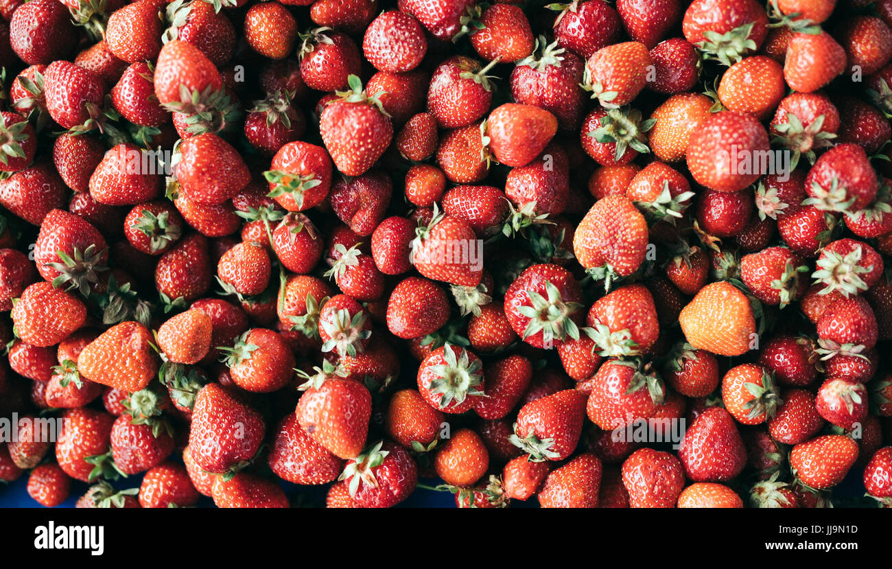 Close up organic fresh strawberries hi-res stock photography and images ...