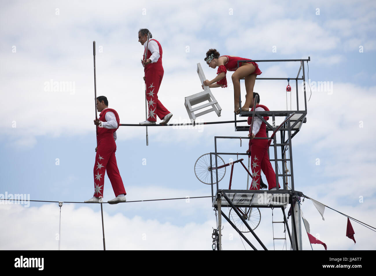 The Wallenda's perform a three person pyramid led by Robinson Cortes