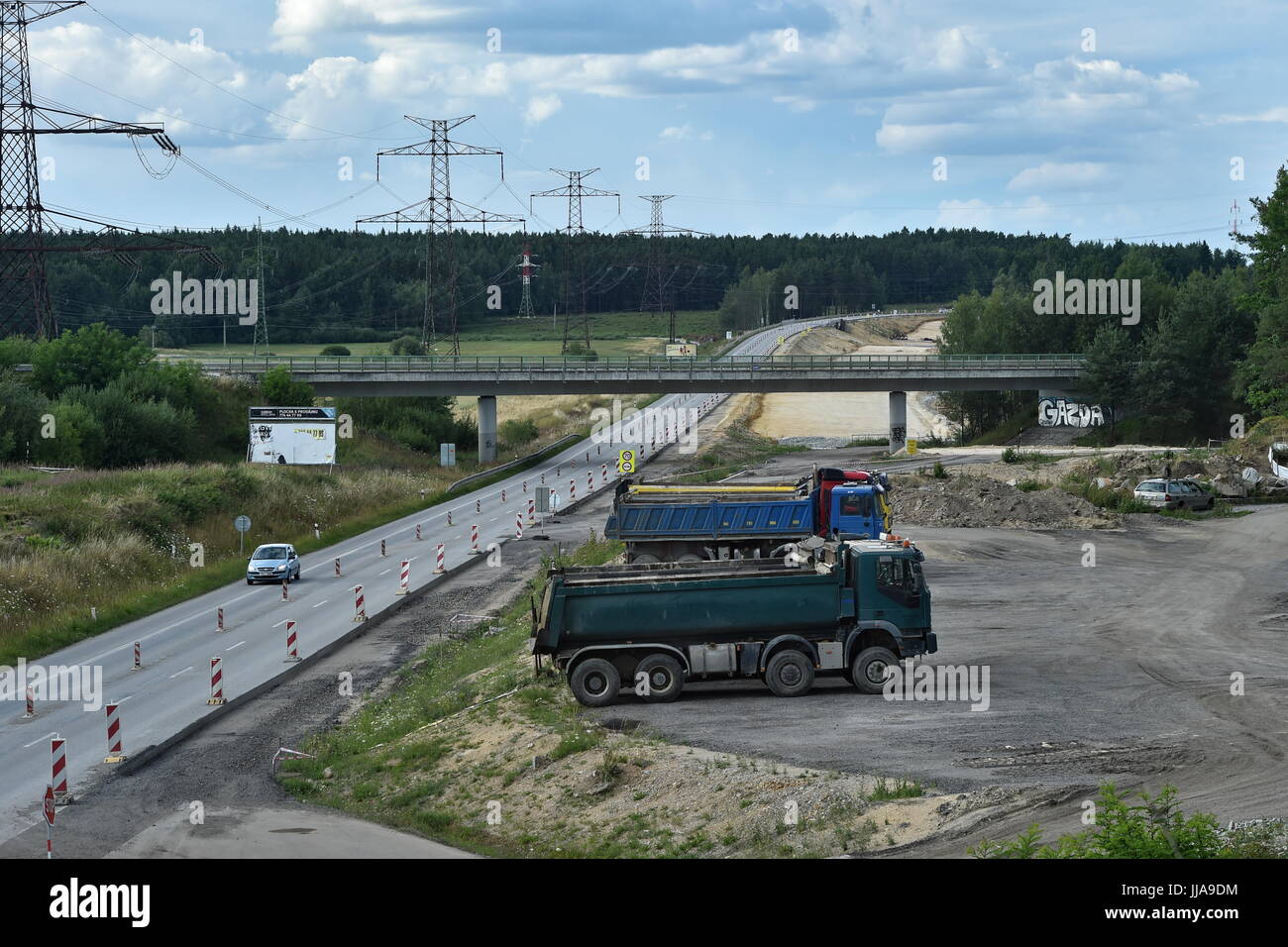 Sevetin, Czech Republic. 16th July, 2017. The D3 motorway leading from Prague to the south Bohemian centre Ceske Budejovice and Linz, the capital of Upper Austria, is intensively build on the photo of July 16, 2017. Credit: Vaclav Pancer/CTK Photo/Alamy Live News Stock Photo