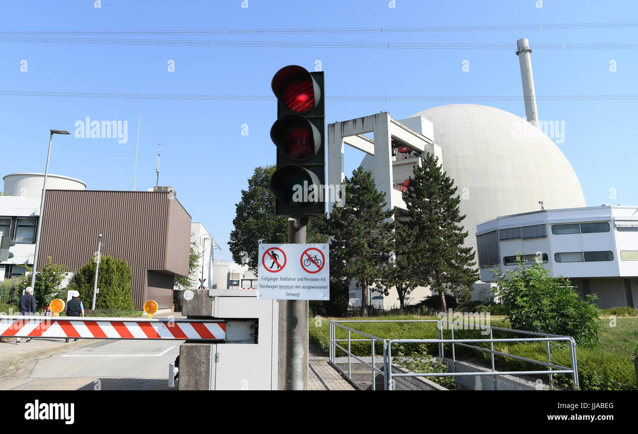 Biblis, Germany. 19th July, 2017. A gate for vehicles seen by the access road leading to Unit A of the nuclear power plant in Biblis, Germany, 19 July 2017. The official dismantling of the decommissioned nuclear power plant has begun. Following the disaster in Fukushima, Japan, the facility was first shut down for an initial period of three months in 2011 and subsequently closed permanently. Photo: Arne Dedert/dpa/Alamy Live News Stock Photo