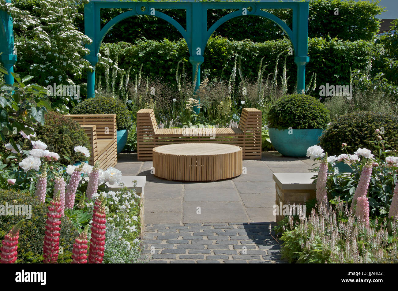 500 years of covent garden show garden at rhs chelsea flower show