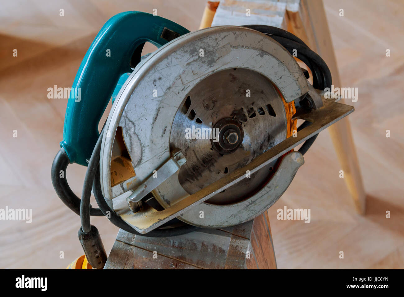 Wood cutting with circular saw Stock Photo Alamy