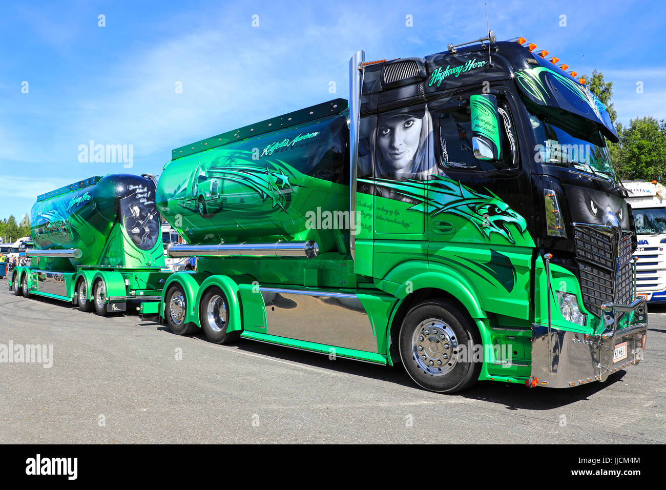 Vehicle on trailer hi-res stock photography and images - Page 50 - Alamy