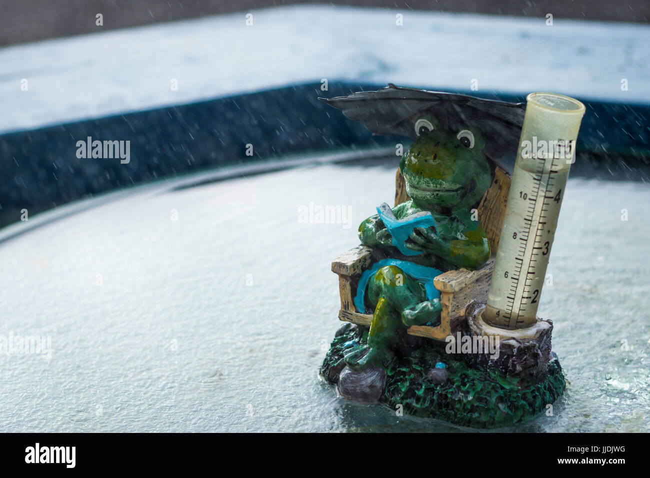 Rain gauge thermometer hi-res stock photography and images - Alamy