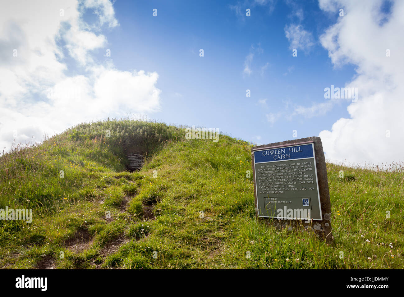 Cuween Hill Cairn sign, Orkney Stock Photo