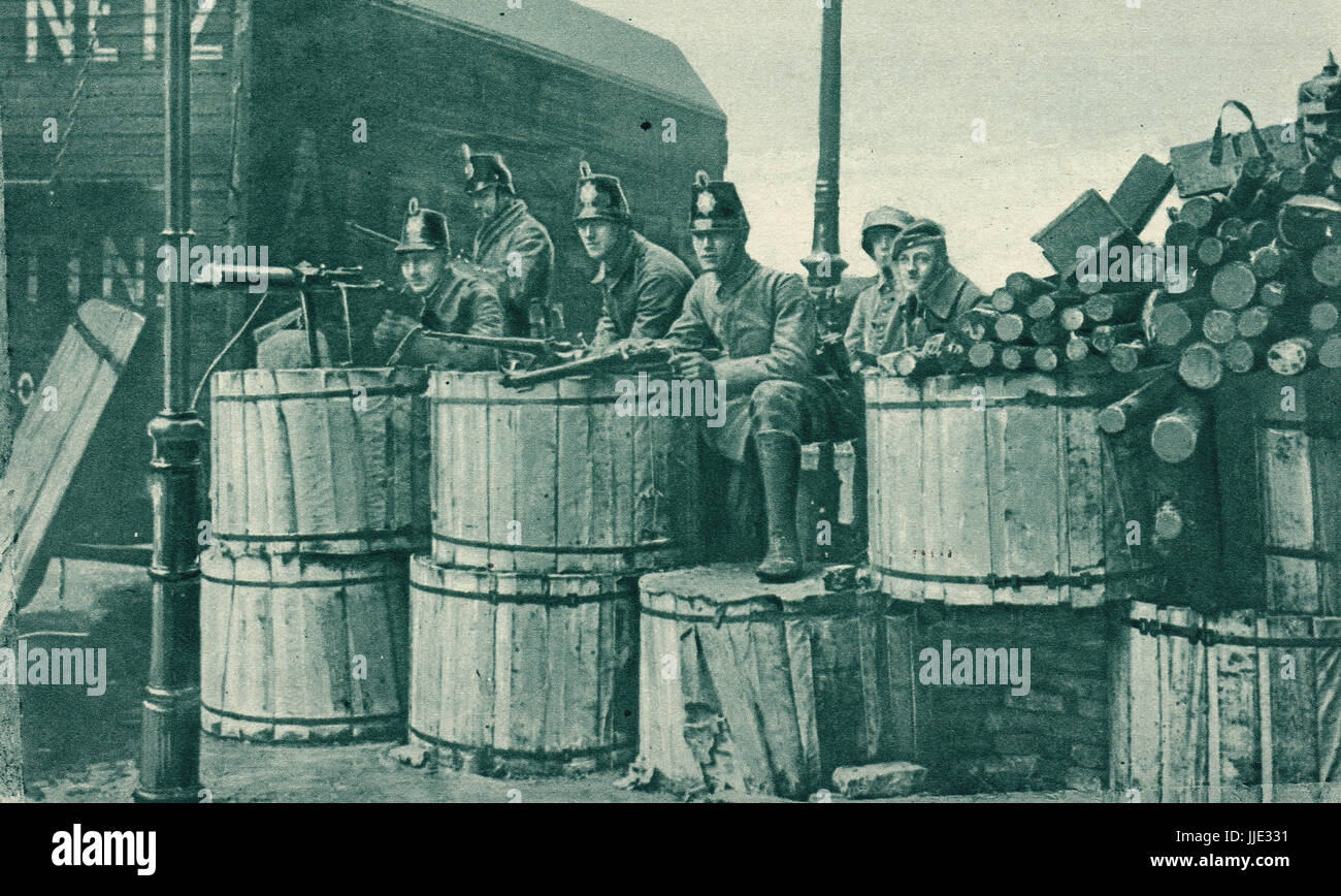 Government barricade, Spartacist revolt, berlin 1919 Stock Photo