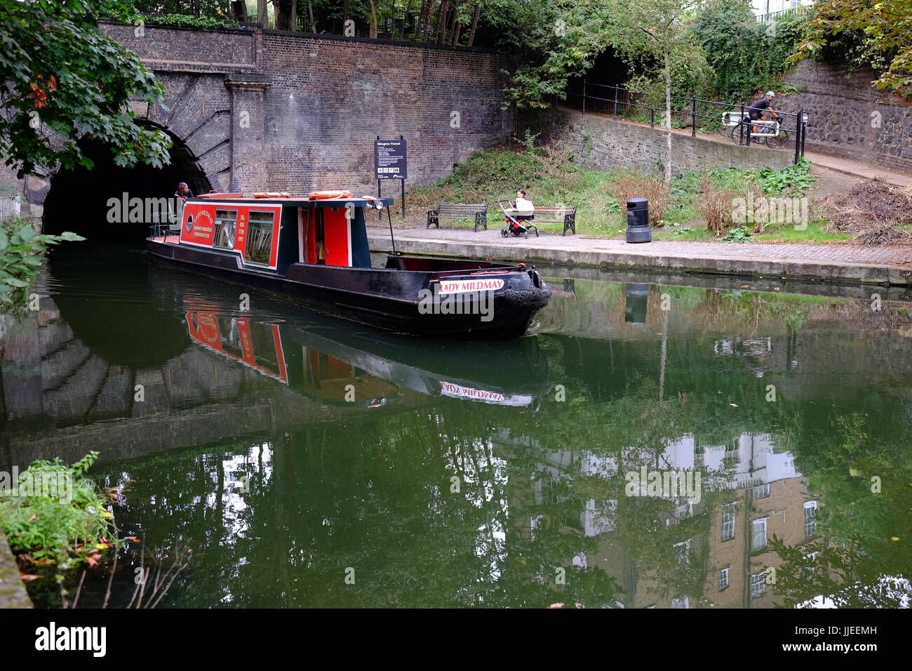 Lifestyle changes made by living in house boats on the Regents Canal near the Islington Tunnel, a hidden and very quiet part of London Stock Photo