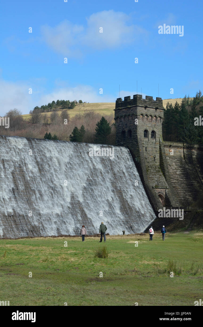 Water flowing over dam wall at Derwent and Ladybower Reservoirs, Sheffield, Yorkshire, England,  UK Stock Photo