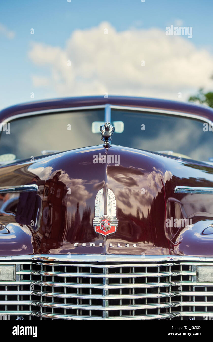 Front end vintage cadillac car hi-res stock photography and images