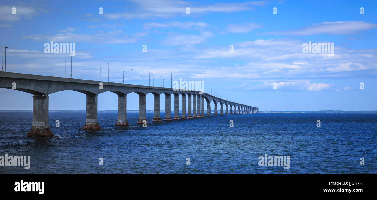 Long span of Confederation Bridge linking New Brunswick to Prince Edward Island, Canbada Stock Photo