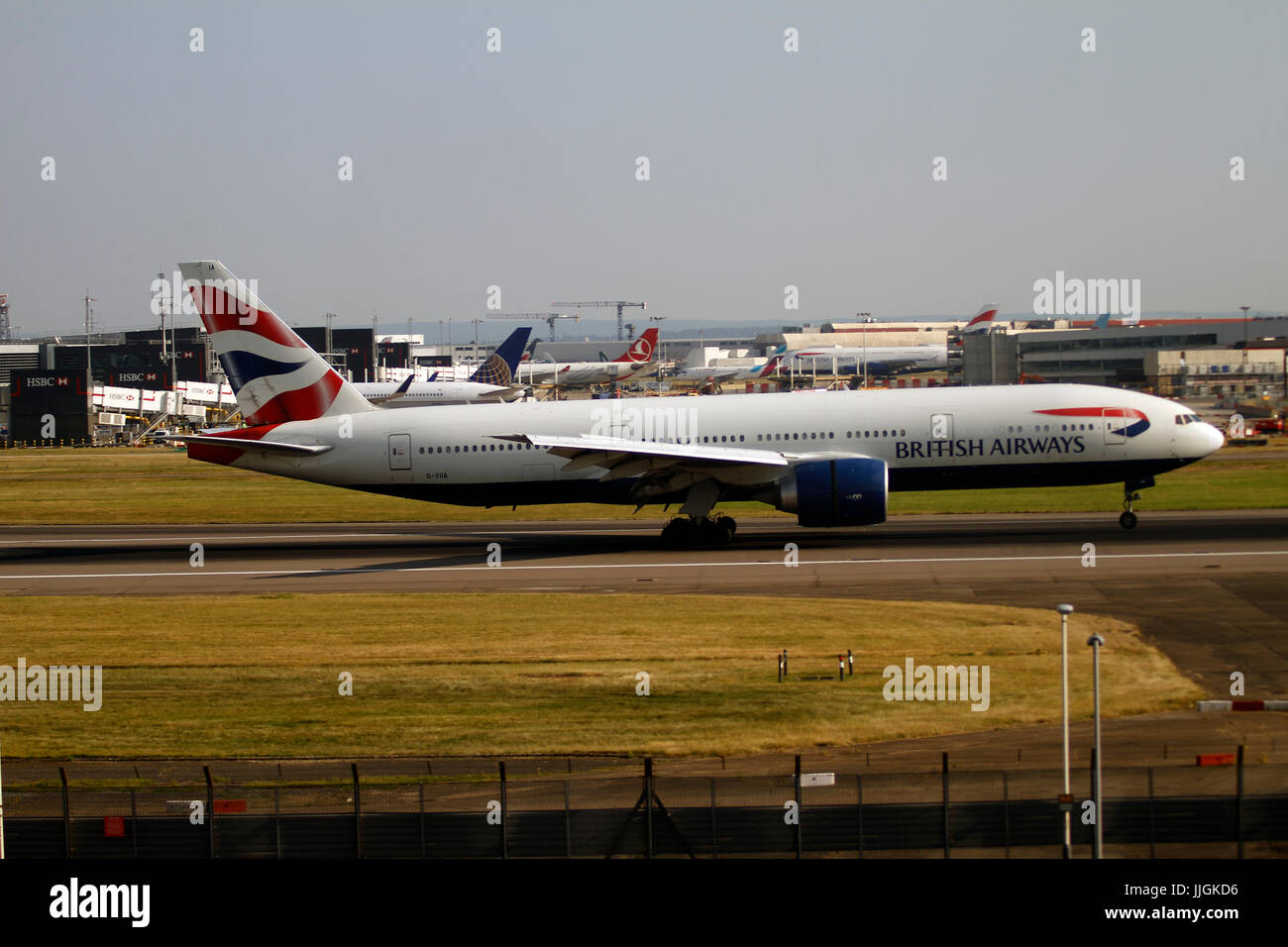 G-VIIA - Boeing 777-236(ER) - British Airways The Boeing 777 is a family of long-range wide-body twin-engine jet airliners developed and manufactured  Stock Photo