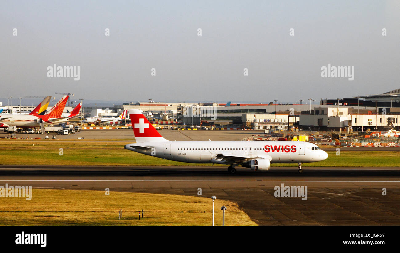 HB-IJS - Airbus A320-214 - Swiss    The Airbus A320 family consists of short- to medium-range, narrow-body, commercial passenger twin-engine jet airli Stock Photo