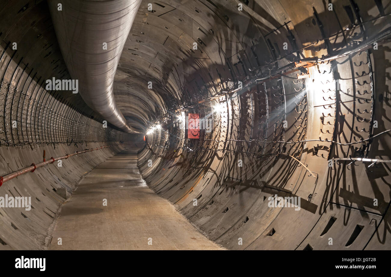 Construction of the subway tunnel. Turn the tunnel Stock Photo Alamy