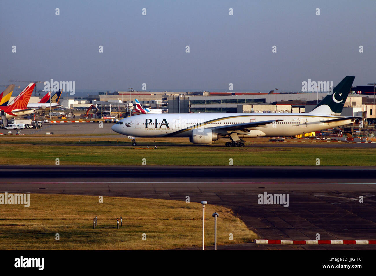 Boeing 777 family hi-res stock photography and images - Alamy