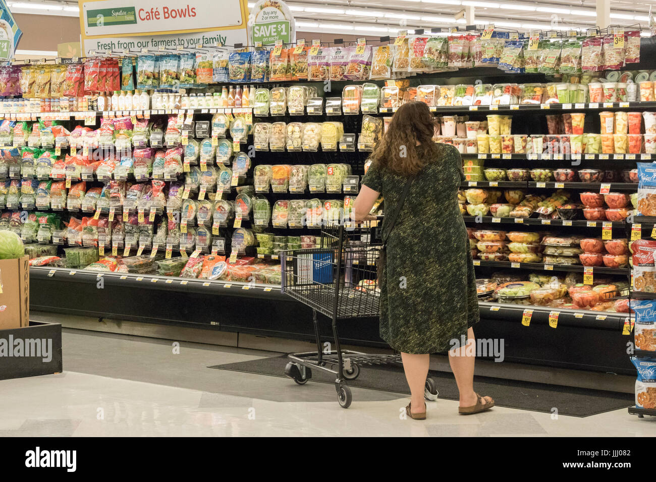 Miami Beach Florida Whole Foods Market grocery store supermarket food  shopping inside interior display sale shelf shelves plastic containers soup  Vega Stock Photo - Alamy