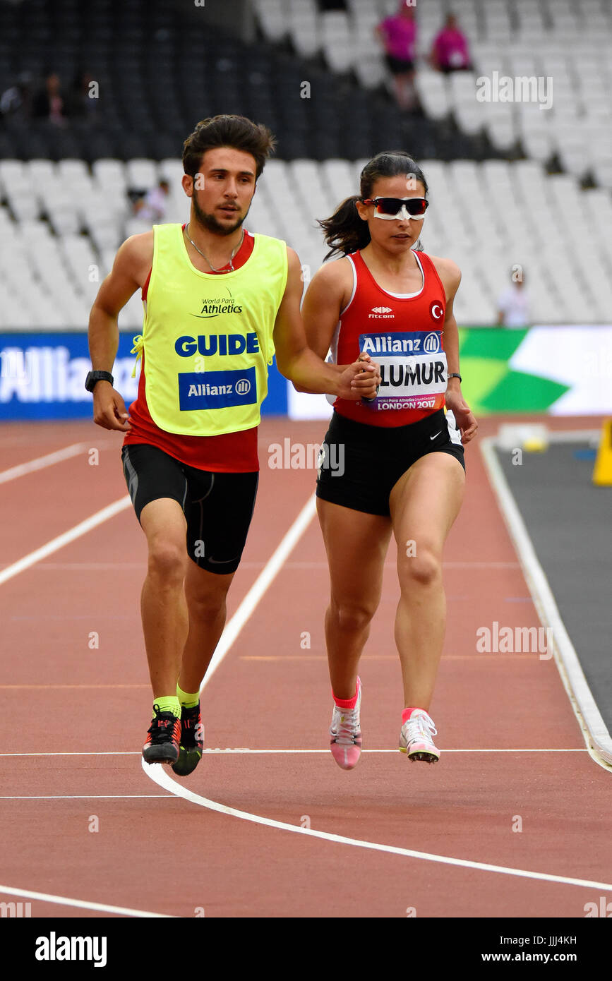 Oznur Alumur competing at the World Para Athletics Championships in the London Olympic Stadium, London, 2017. T11 800m visually impaired Stock Photo