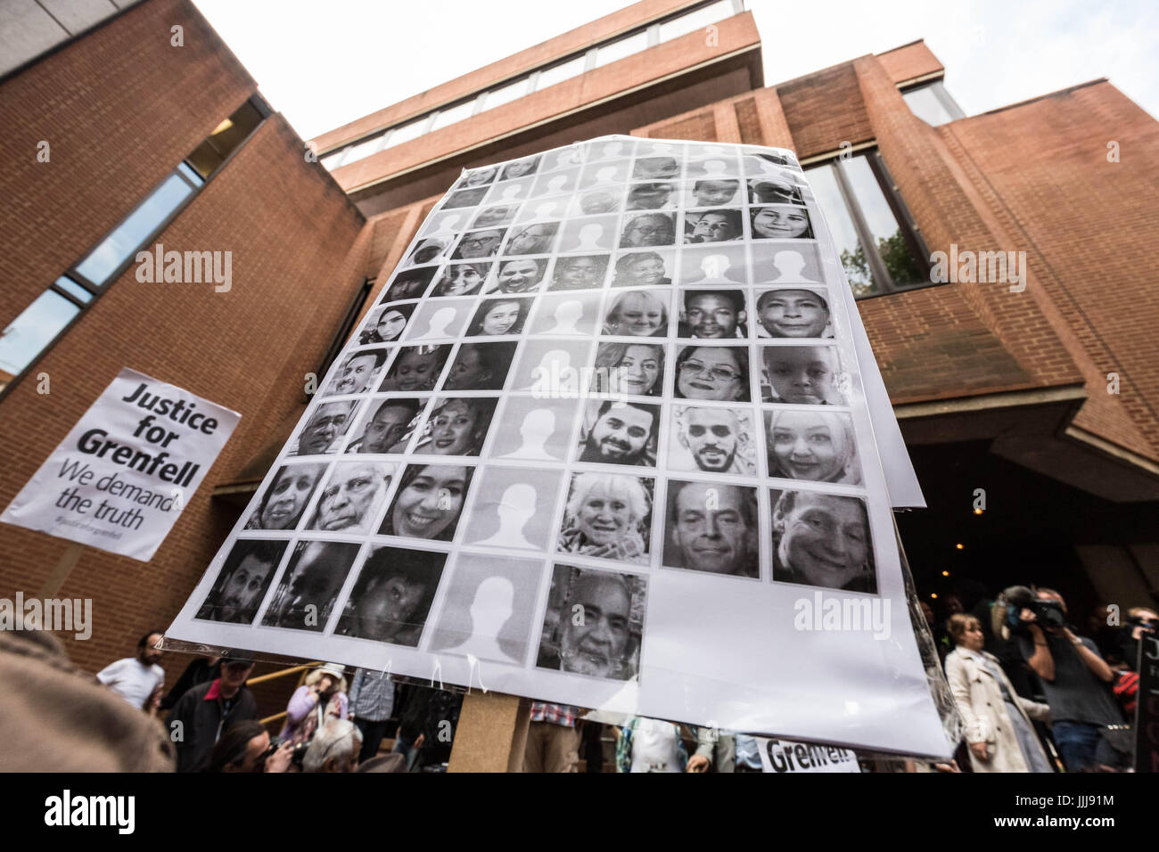 London, UK. 19th July, 2017. Grenfell Tower protest. Hundreds of angry protesters gather outside Kensington town hall ahead of the first full council meeting since the fire disaster. © Guy Corbishley/Alamy Live News Stock Photo