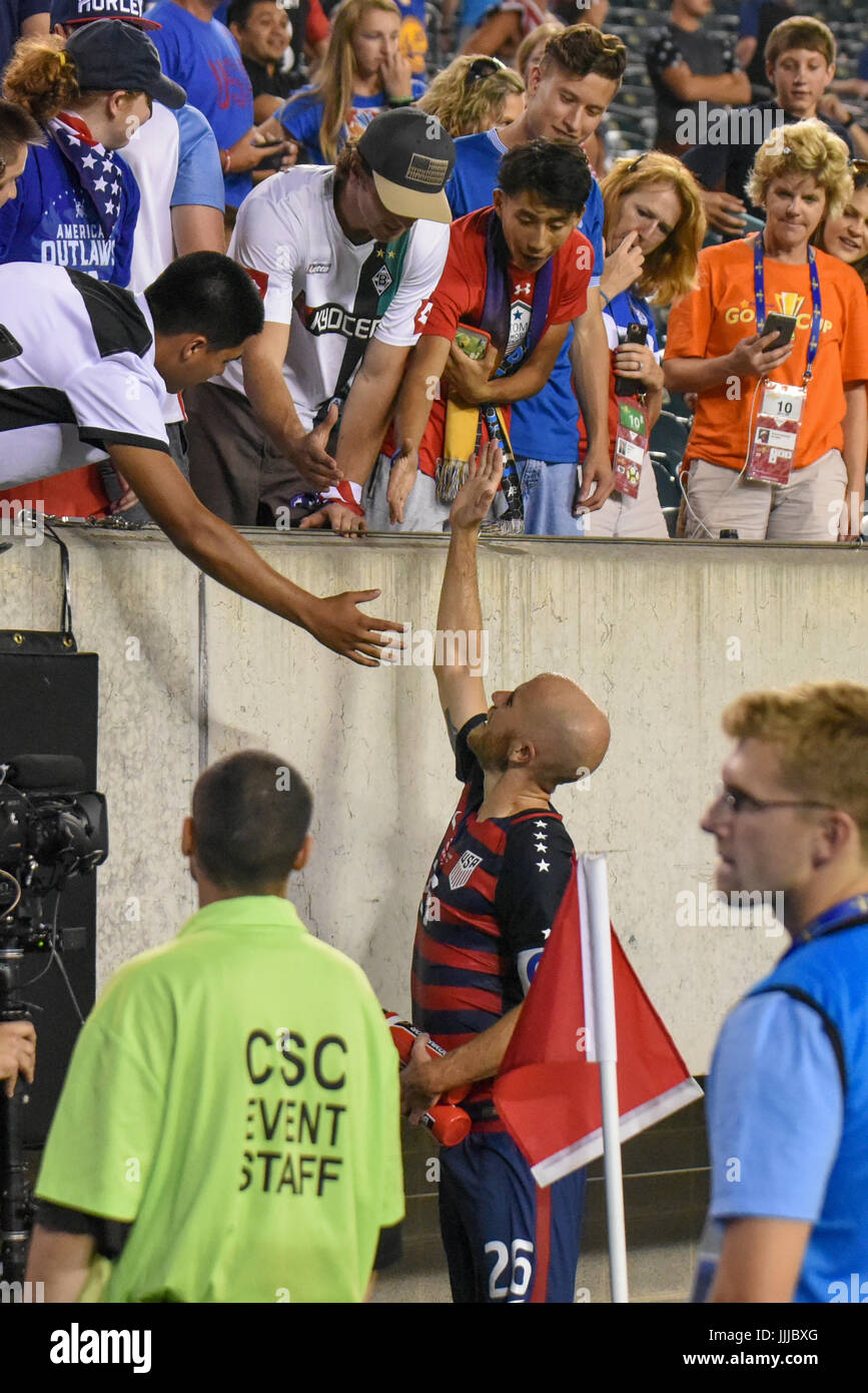 Michael Bradley of the USMNT United States Mens National Team greets fans after a soccer | football match against El Salvador as part of the CONCACAF Gold Cup Stock Photo