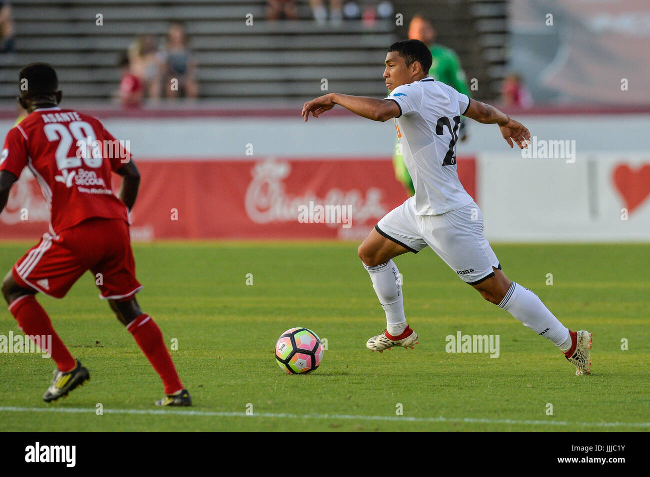 Richmond, Virginia, USA. 19th July, 2017. The Swan's midfielder JEFFERSON MONTERO (20) eyes the defender during the first half of the game held at the City Stadium, Richmond, Virginia. Credit: Amy Sanderson/ZUMA Wire/Alamy Live News Stock Photo