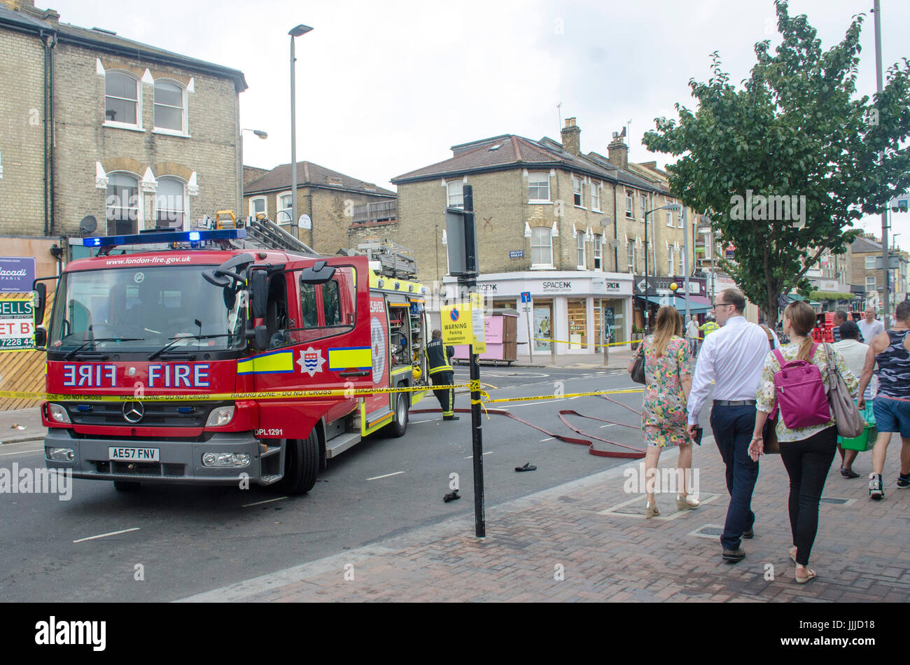 London, UK. 20th July, 2017. Shops closed as power loss following fire ...