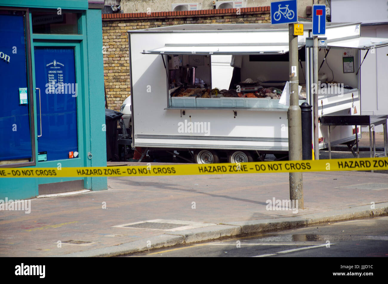 London, UK. 20th July, 2017. Shops closed as power loss following fire ...