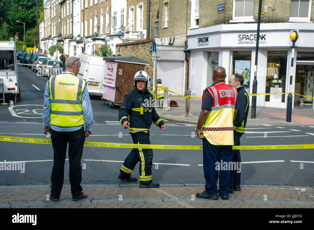 London, UK. 20th July, 2017. Shops closed as power loss following fire ...