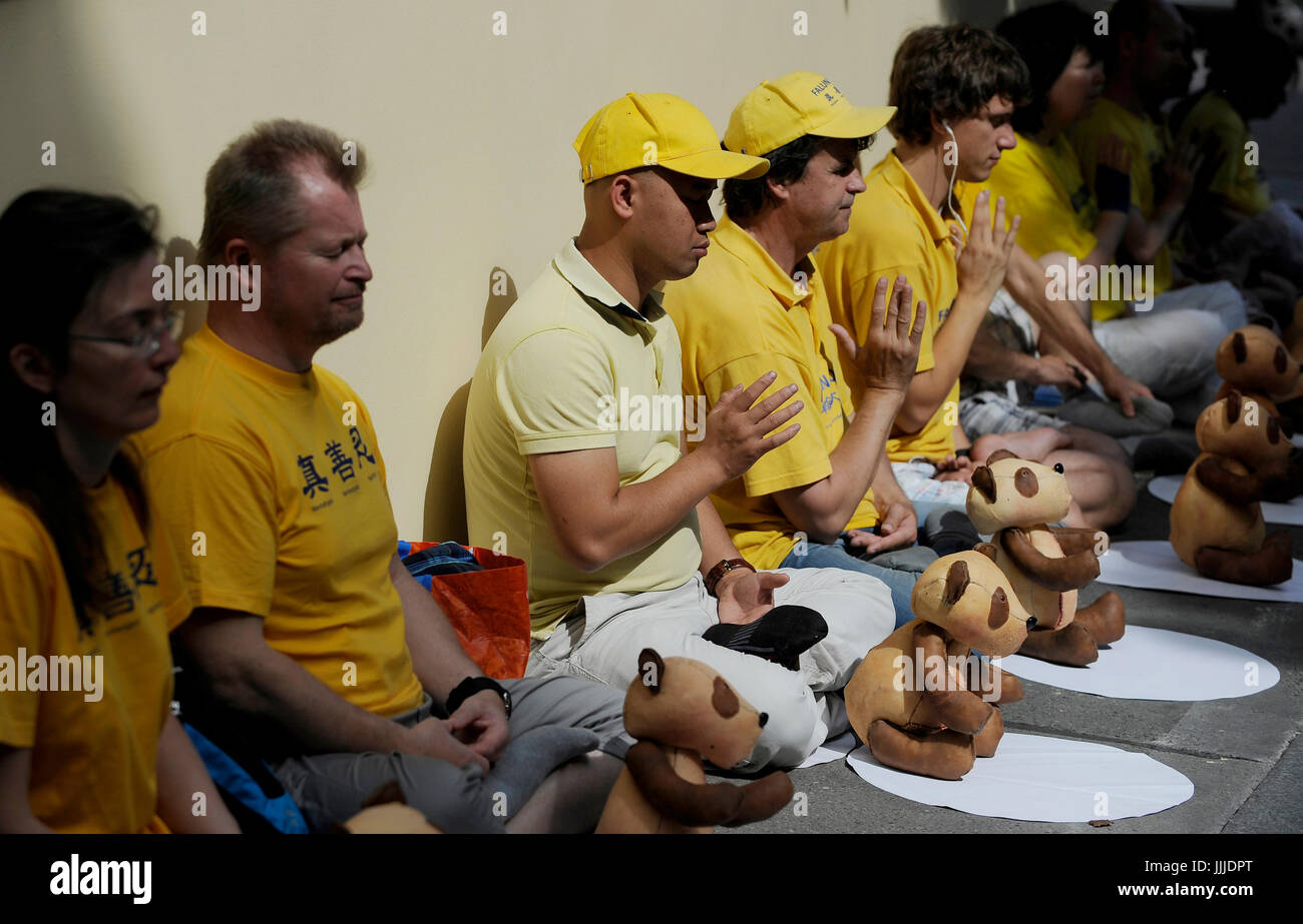 Prague, Czech Republic. 20th July, 2017. Falun Gong practitioner commemorates the 18th anniversary of their persecution in China in front of the Chinese Embassy building in Prague, Czech Republic, on July 20, 2017. Picture shows several of pandas from silicone which imitates human skin, created by artist Barbora Balkova, symbolize thousands victims of organ trafficking in China. Credit: Ondrej Deml/CTK Photo/Alamy Live News Stock Photo