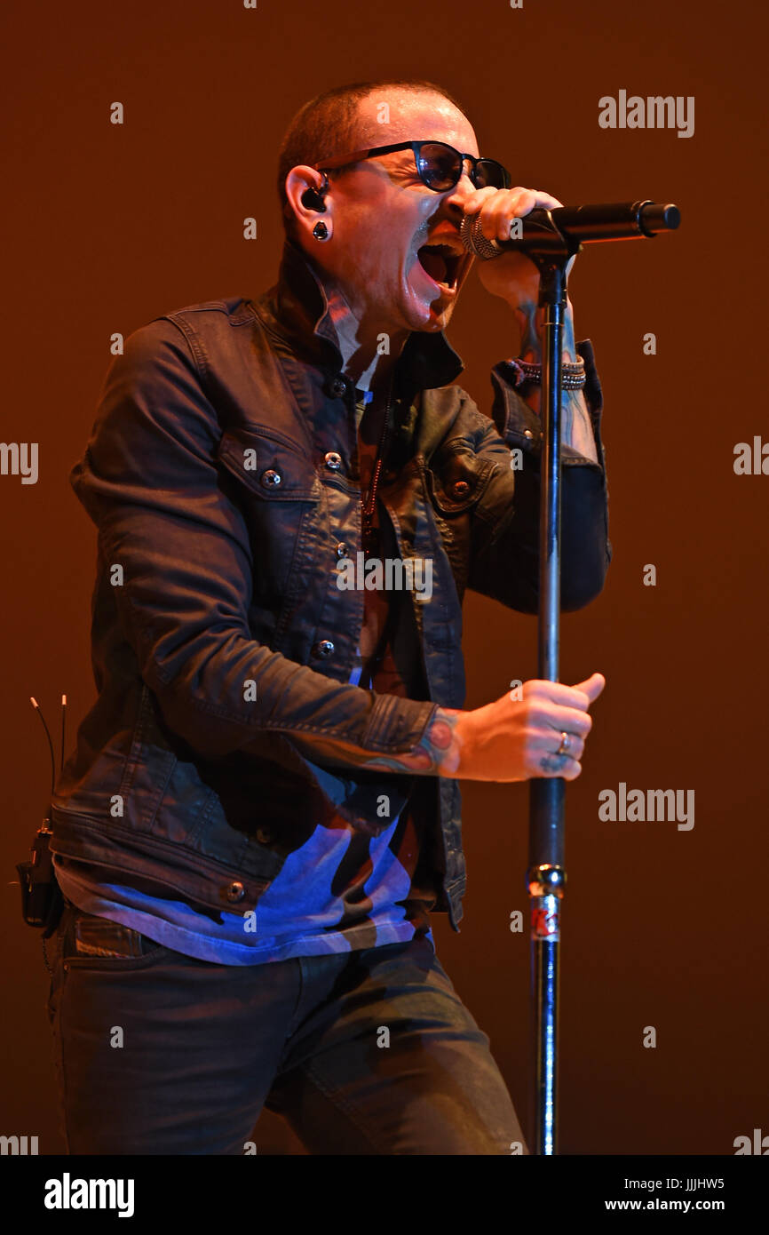 chester bennington stone temple pilots chester bennington stone temple pilots