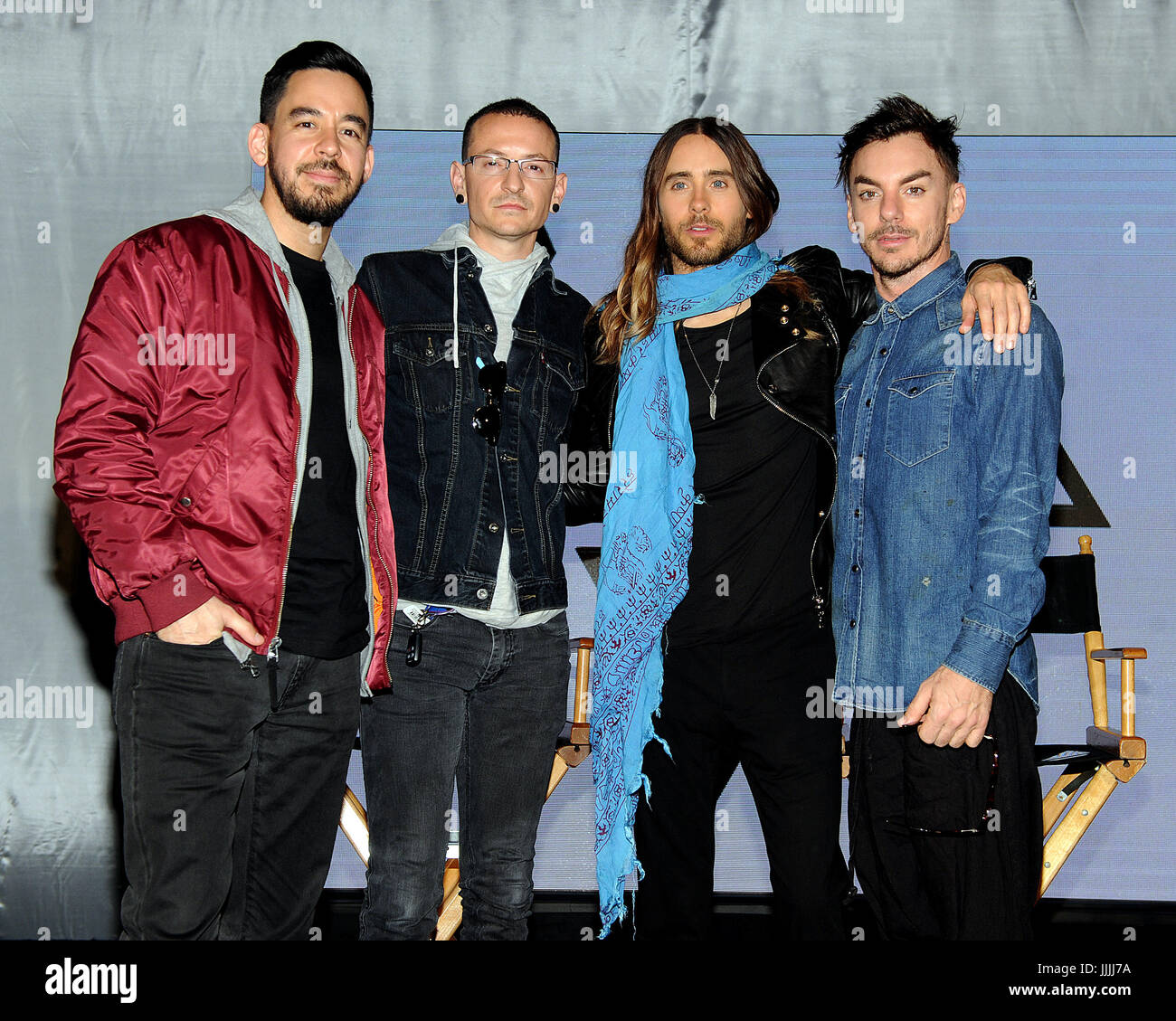 HOLLYWOOD, CA - MARCH 4: (L-R) Mike Sinoda and Chester Bennington of Linkin  Park and Jared Leto and Shannon Leto of 30 Seconds to Mars during a Live  Nation press conference at