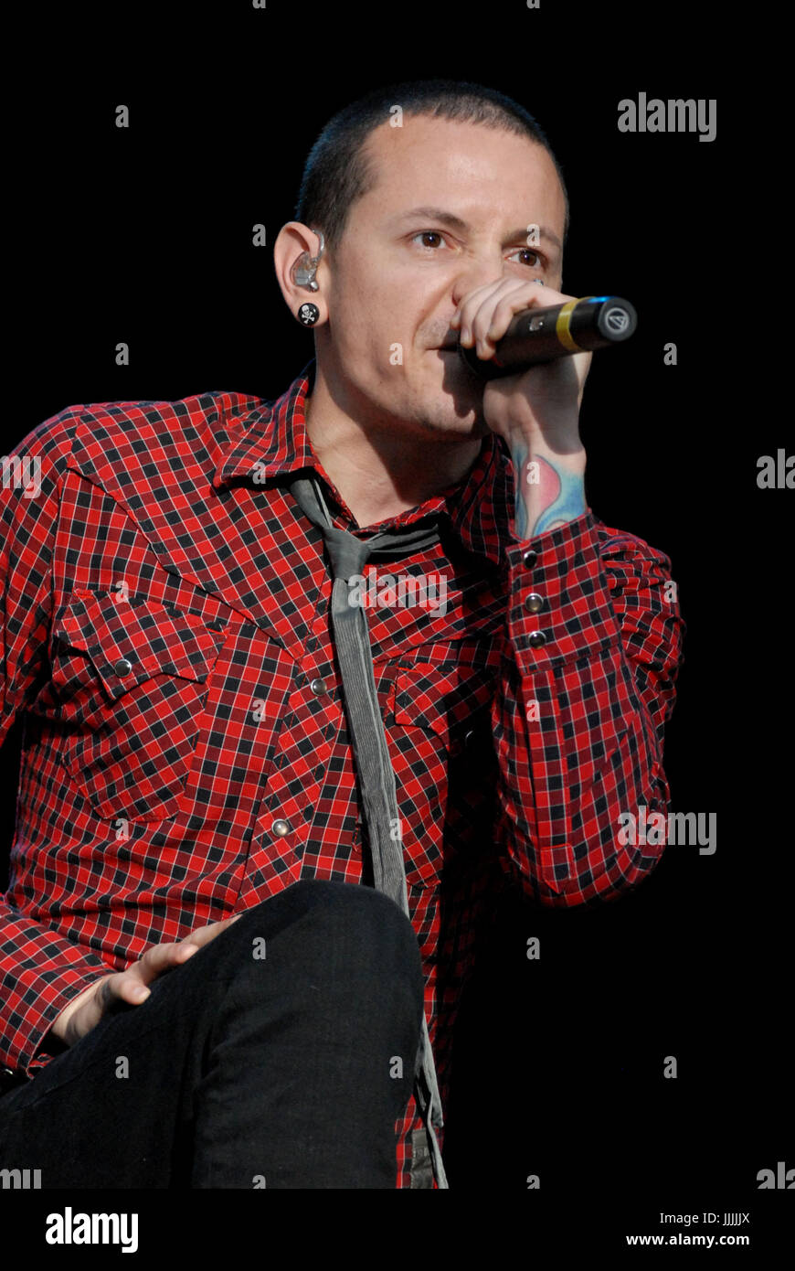 Chester bennington hi-res stock photography and images - Alamy