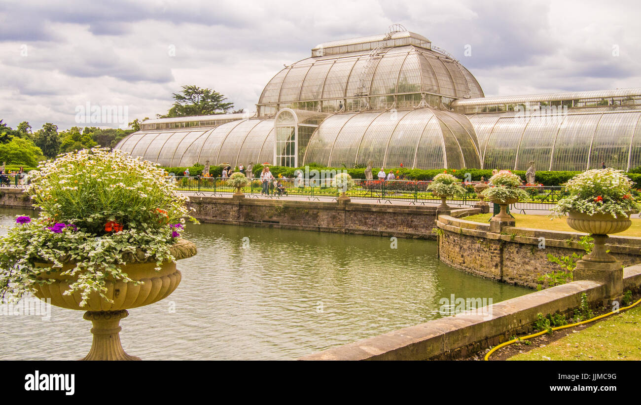 'Palm House' at Kew Gardens, Richmond, London Stock Photo