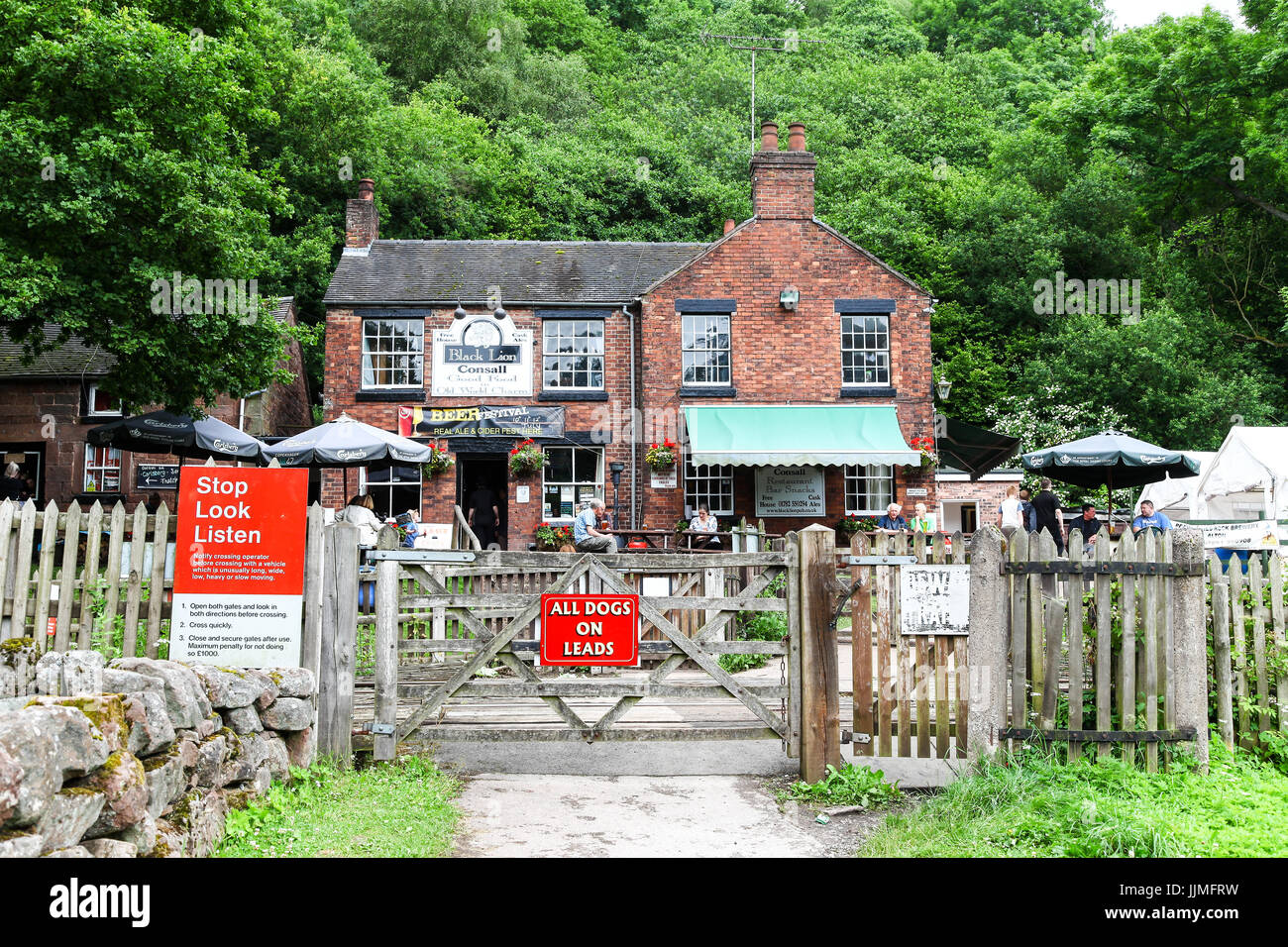 Black Lion public house at Consall, there are no public roads leading to it. Access is on foot, via the canal towpath, or the Churnet Valley railway Stock Photo