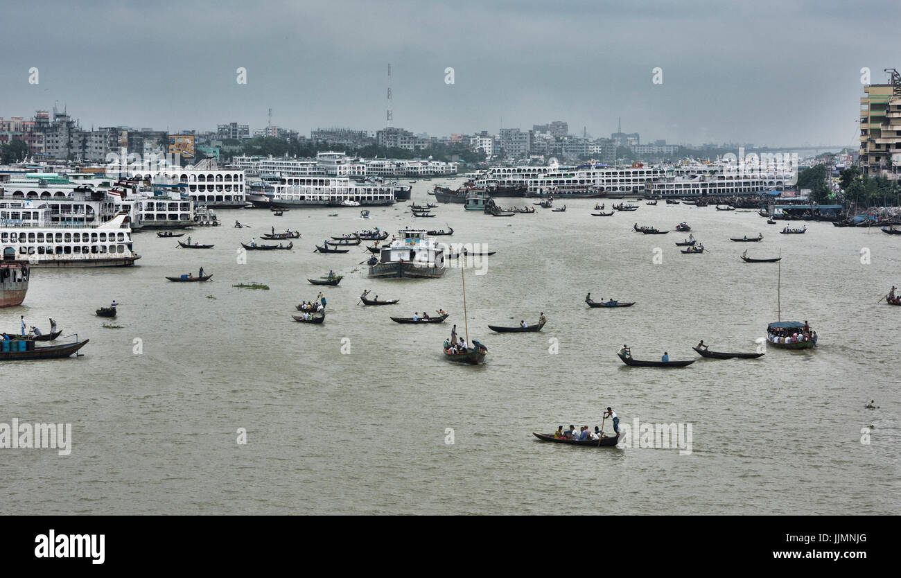 View of the Buriganga River, Dhaka, Bangladesh Stock Photo