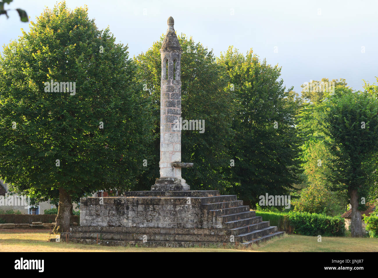 La lanterne des morts hi-res stock photography and images - Alamy