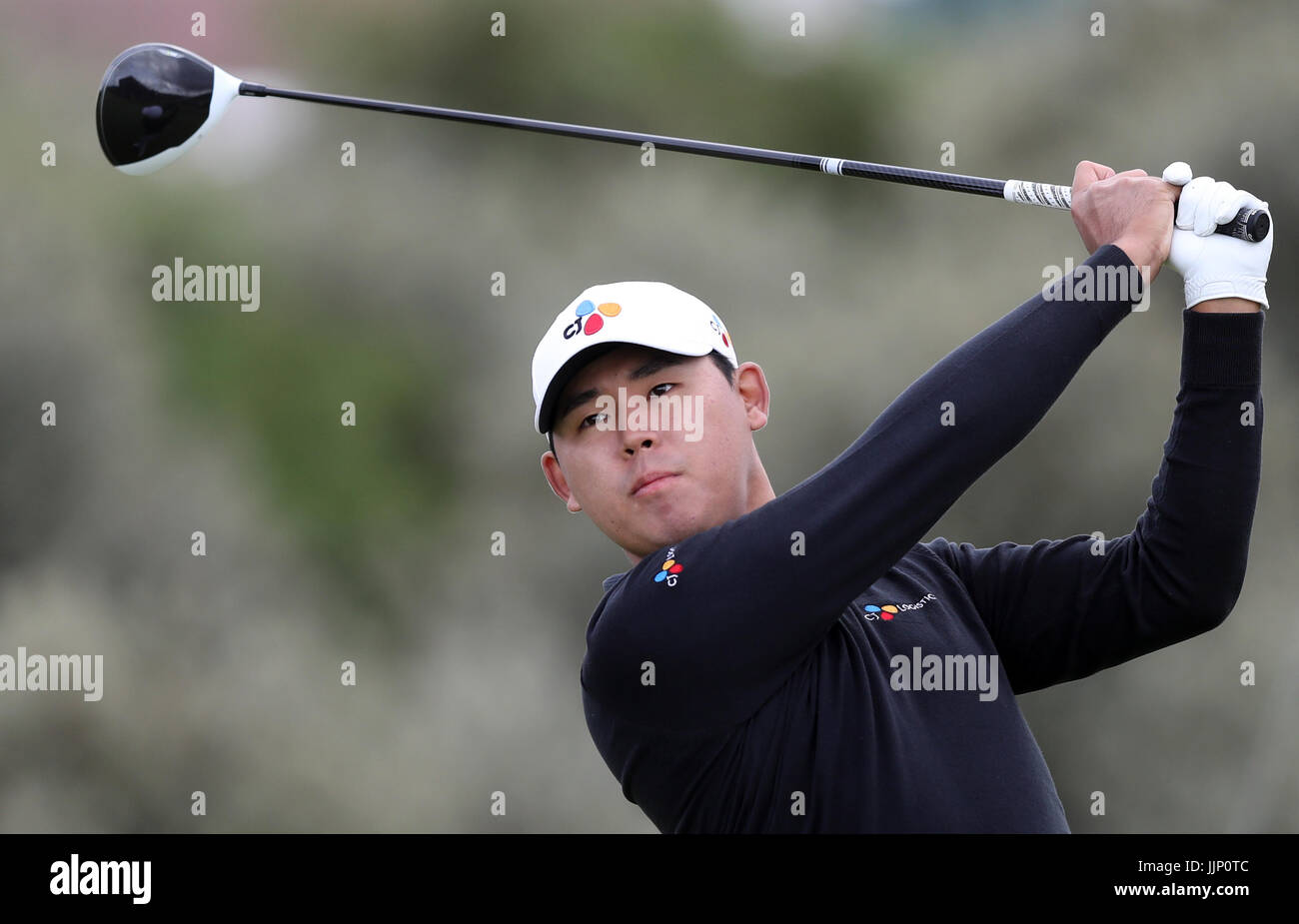 South Korea's Si-woo  Kim tees off the 2nd during day one of The Open Championship 2017 at Royal Birkdale Golf Club, Southport. PRESS ASSOCIATION Photo. Picture date: Thursday July 20, 2017. See PA story GOLF Open. Photo credit should read: Andrew Matthews/PA Wire. RESTRICTIONS: Editorial use only. No commercial use. Still image use only. The Open Championship logo and clear link to The Open website (TheOpen.com) to be included on website publishing. Stock Photo