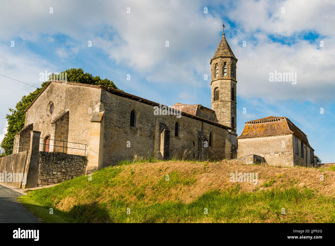 Small church in countryside between Monsegur and Duras; Monsegur