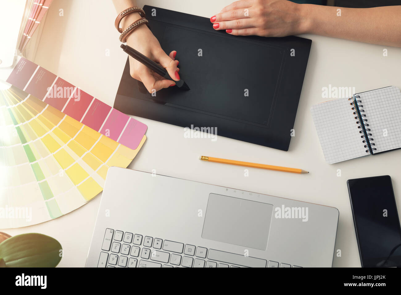 Digital draw drawing hires stock photography and images Alamy