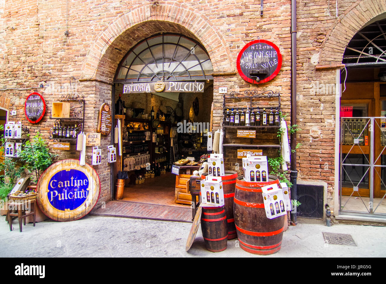 Old wine shop hi-res stock photography and images - Alamy