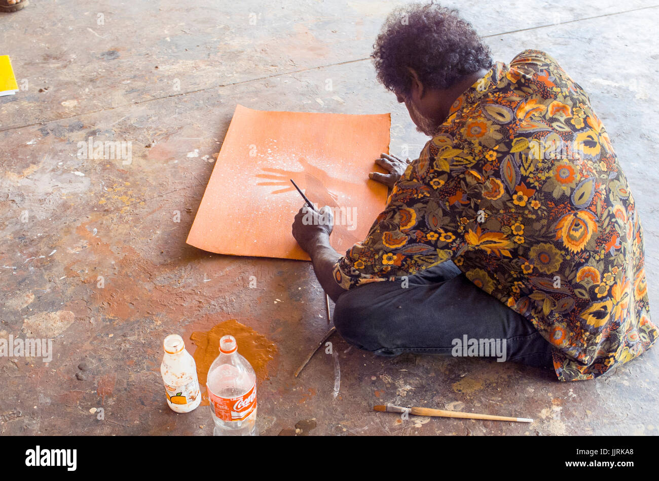 Aboriginal Artist Painting A Picture On A Piece Of Bark Stock Photo Alamy Aboriginal artist painting a picture on a piece of bark stock photo alamy