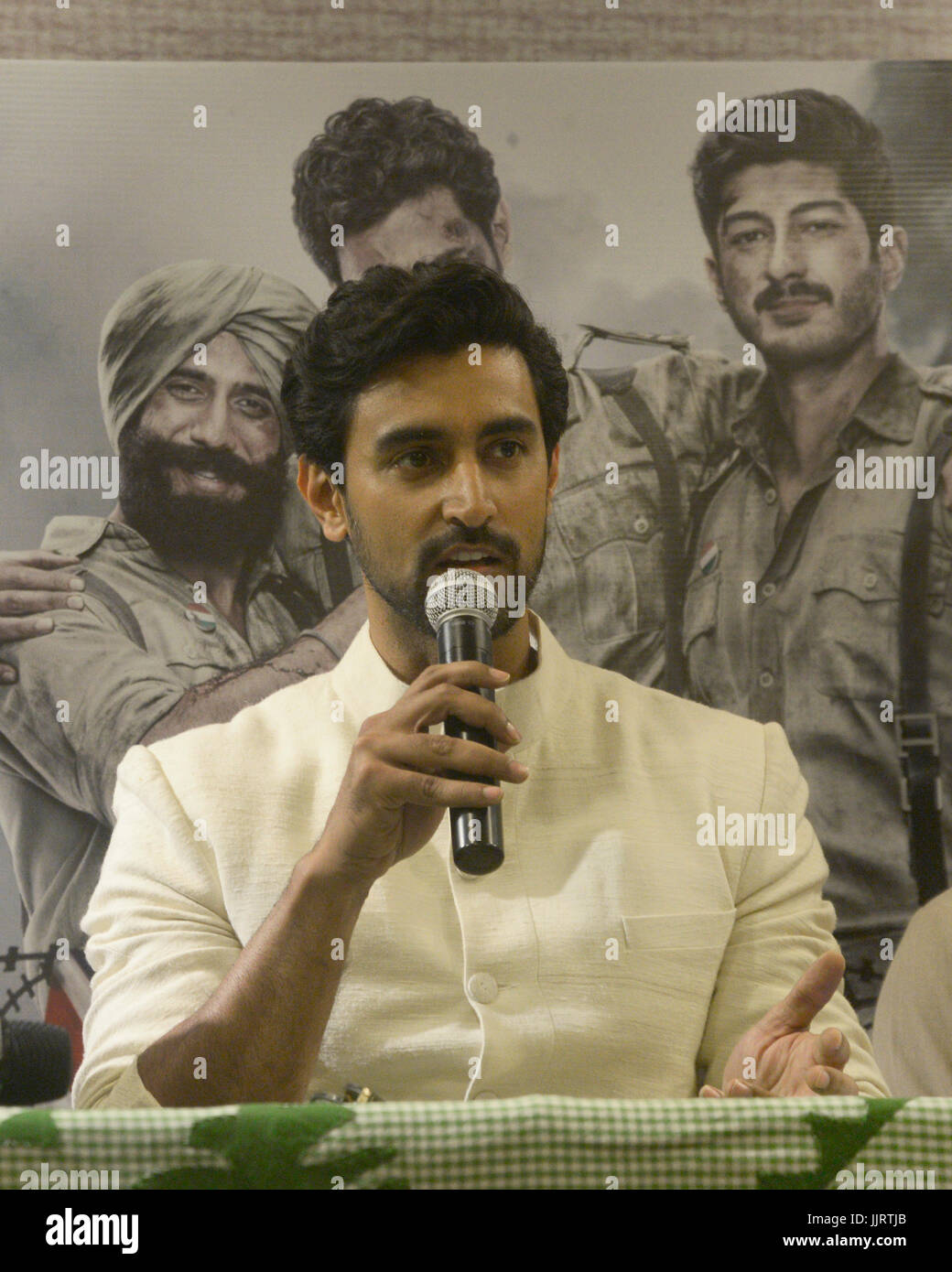 Kunal kapoor hi-res stock photography and images - Alamy, image size:1040x1390