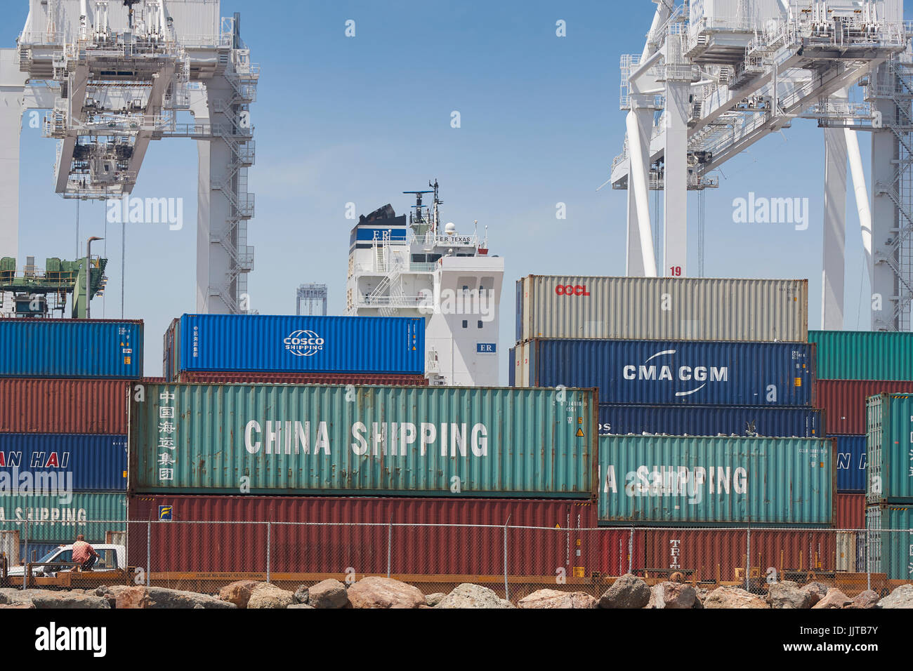Port of long beach bridge hi-res stock photography and images - Alamy