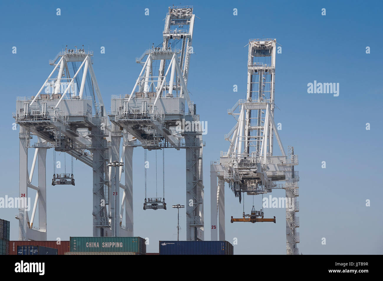 Gantry Cranes (Container Cranes), At The Long Beach Container Terminal