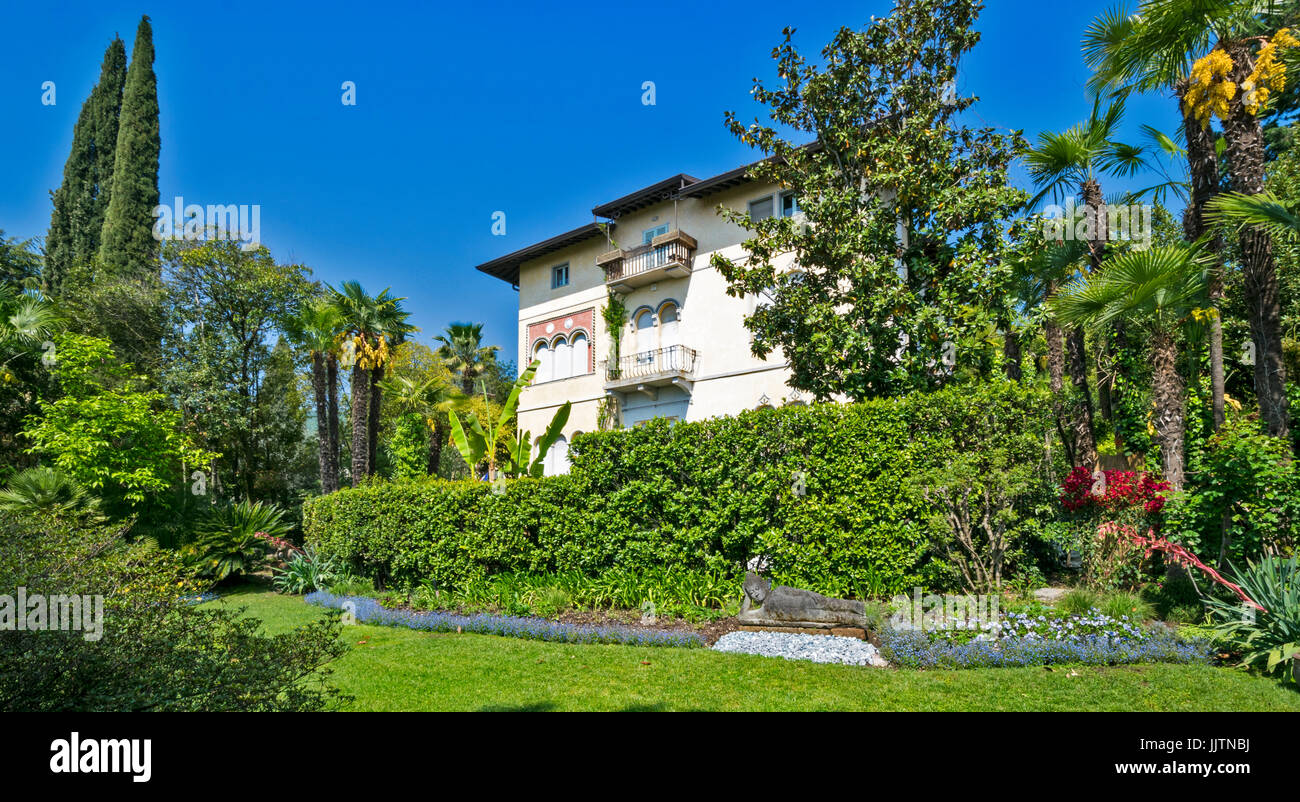 LAKE GARDA ITALY PRIVATE RESIDENCE IN THE HELLER GARDEN Stock Photo