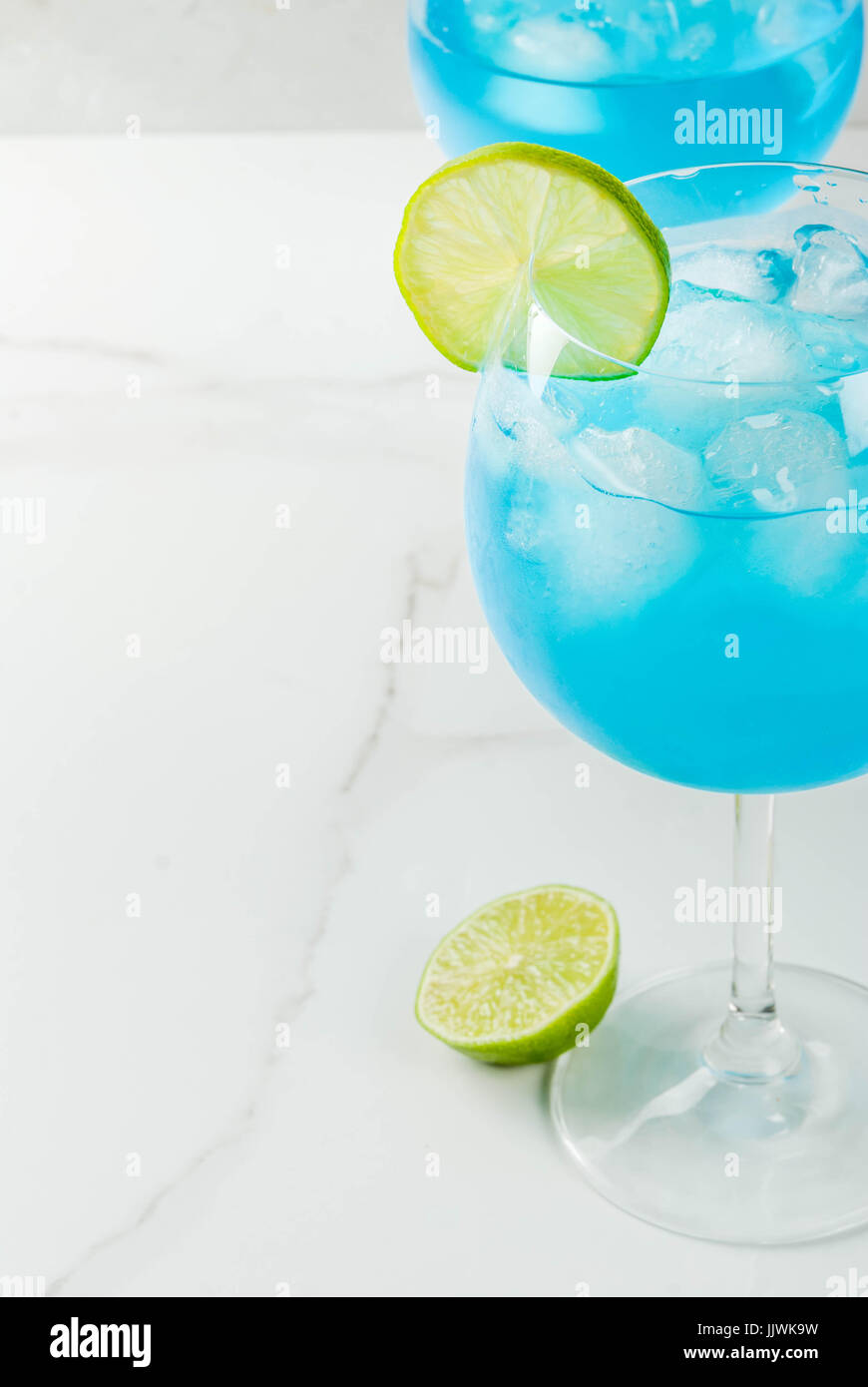 Sorbet cocktail glasses hires stock photography and images Alamy