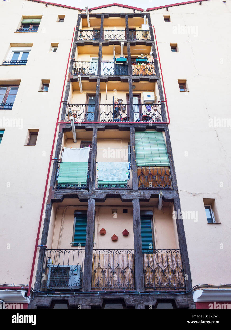Arquitectura popular en el barrio de Lavapiés. Calle del Sombrerete. Madrid. España Stock Photo